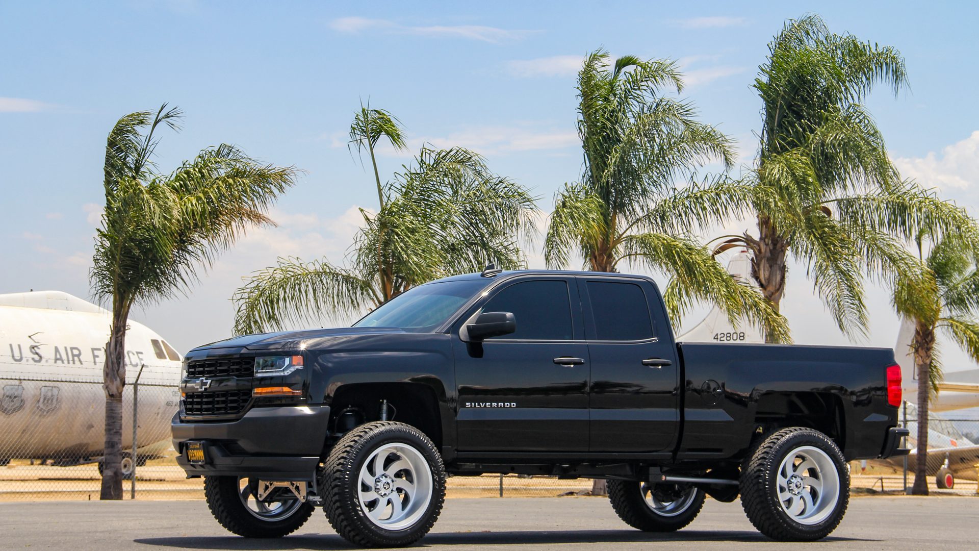 M07 Off-Road Monster Wheels on a Lifted Chevrolet Silverado